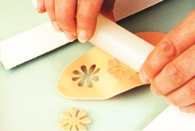 For the best results using stainless steel cutters, place the paste over the top of the cutter