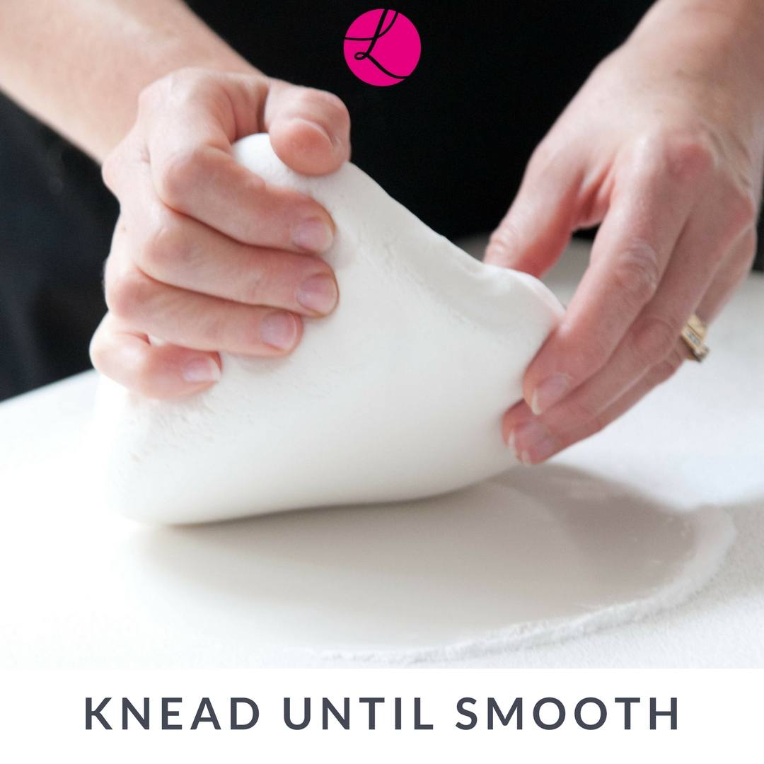 kneadthe sugarpaste until beautifully smooth
