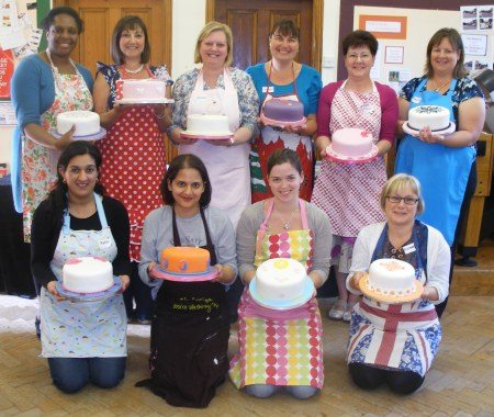 Group Photo 'Intro to Celebration Cakes' Students May 2011
