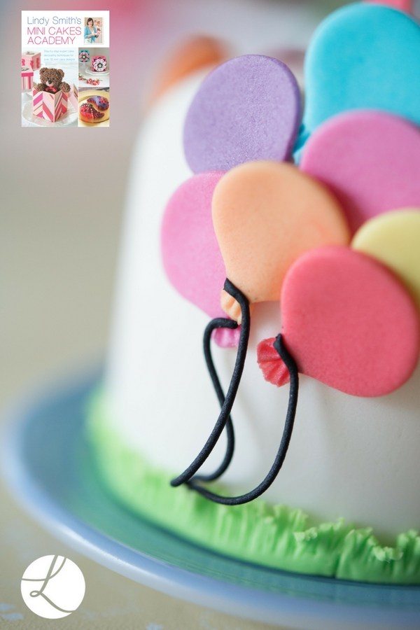 balloon min cake