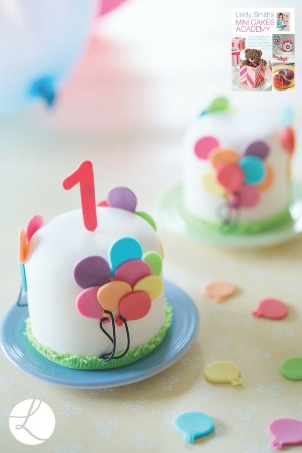 first birthday balloon min cakes