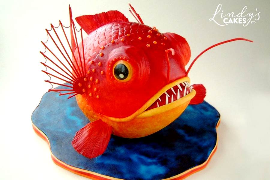 Freda a gold prize winning fish cake by award winning cake decorator and sugarcraft artist Lindy Smith