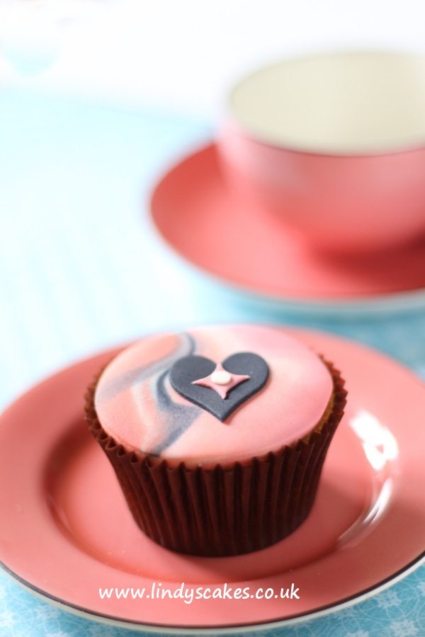 heart-cupcake by Lindy Smith