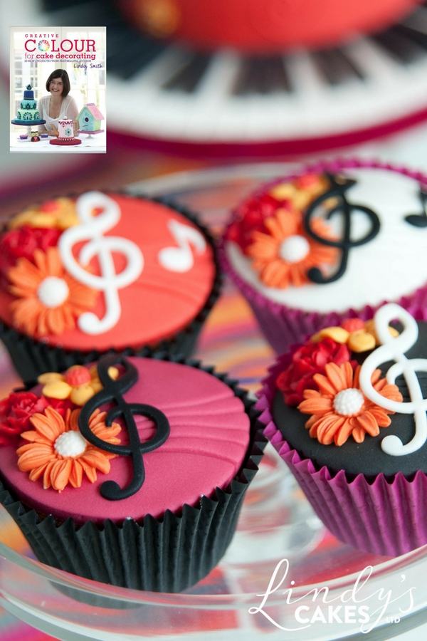 Musical note and treble clef cupcakes by Lindy Smith