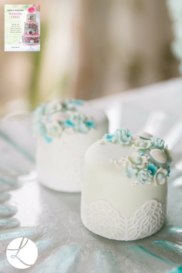 micro flower wedding mini cakes by Lindy Smith