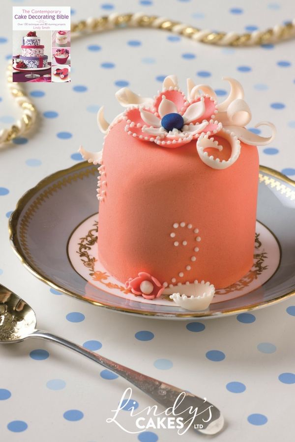 peachy petals mini cake by Lindy Smith