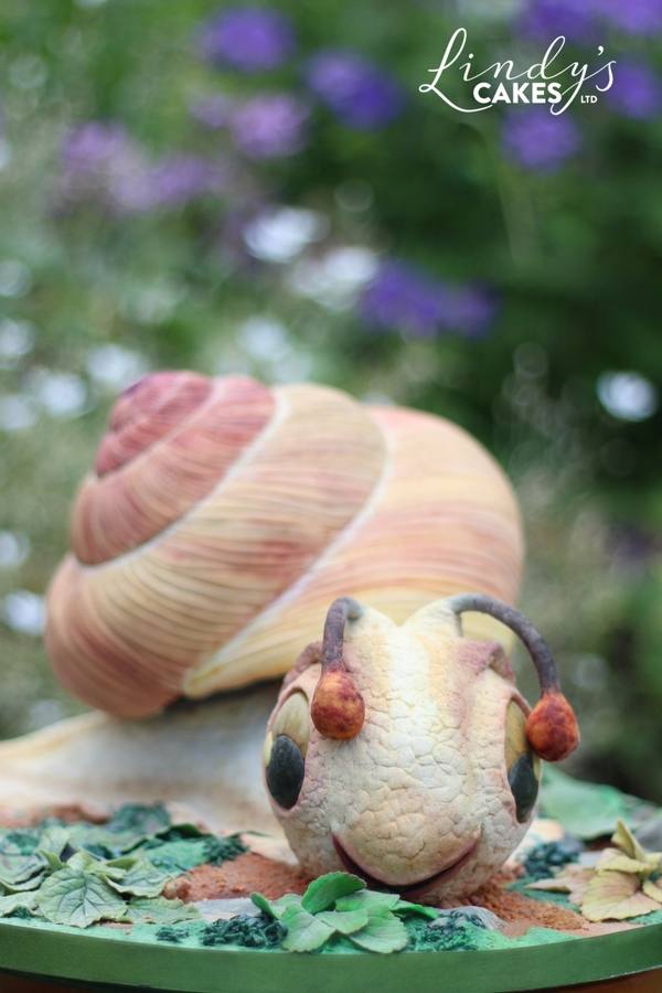 Sidney the giant roman snail by award winning cake decorator and sugarcraft artist Lindy Smith
