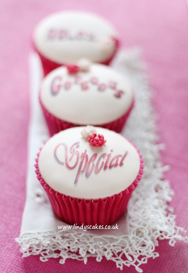 special gorgeous stencilled cupcakes by Lindy Smith
