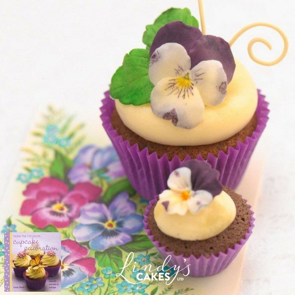 spring viola cupcake for mother's day by Lindy Smith