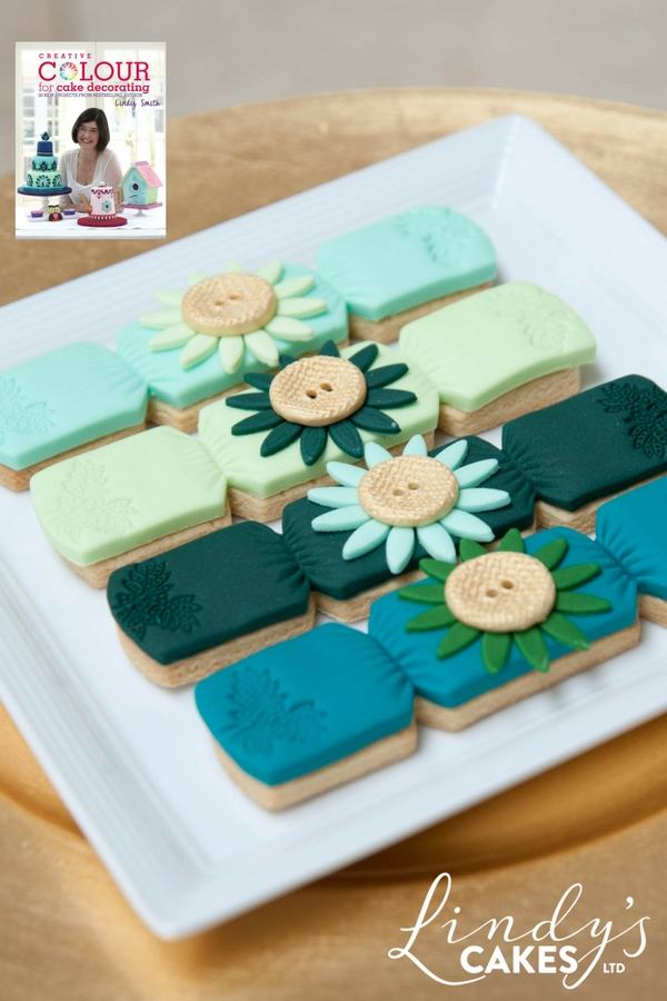 Green and aqua Christmas cracker cookies by Lindy Smith from 'creative colour for cake decorating' by Lindy Smith