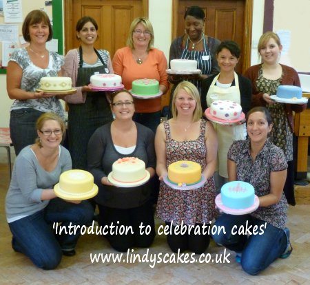 The class of Introduction to Celebrations Cakes Sept 16 2011