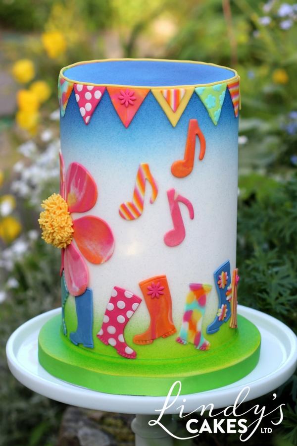 Summertime fun Lindy Smith's music festival cake with bunting, wellies and musical notes