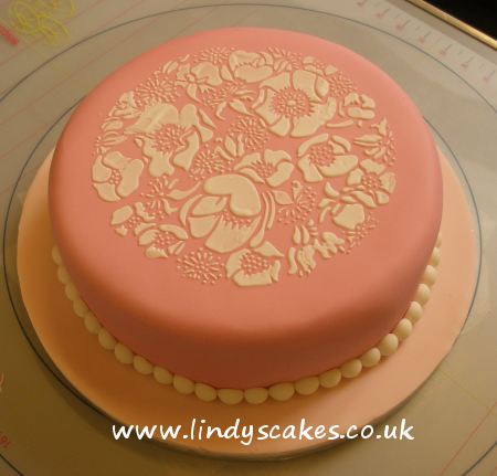 Neshes pretty rose cake, perfect for a summer party!