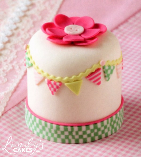 bring out the bunting mini cake by Lindy Smith