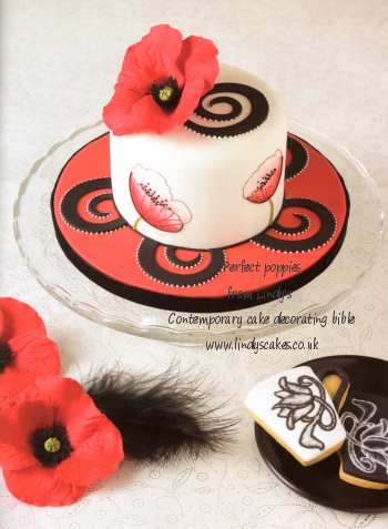 Lindy's vivid Perfect Poppies Cake shows the beauty of using flower paste