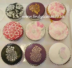 what a lovely collection of pretty cupcakes