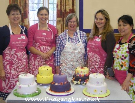 two tier celebration cake class with Lindy Smith