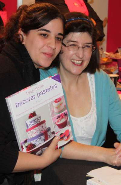 Lindy with one of her many fans at the BCN and Cake fair November 2012