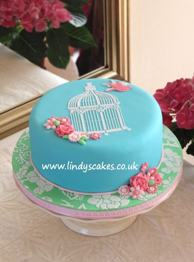Lindy Smith's vintage birdcage celebration cake