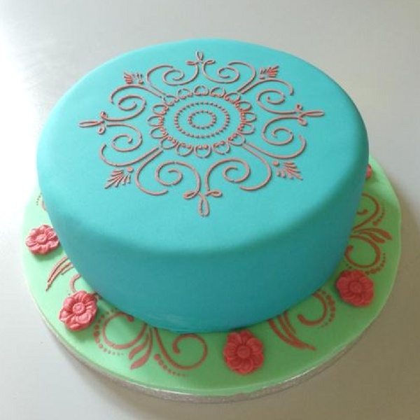 How to become a competent cake decorator in just 6 hours - Donn's Cake