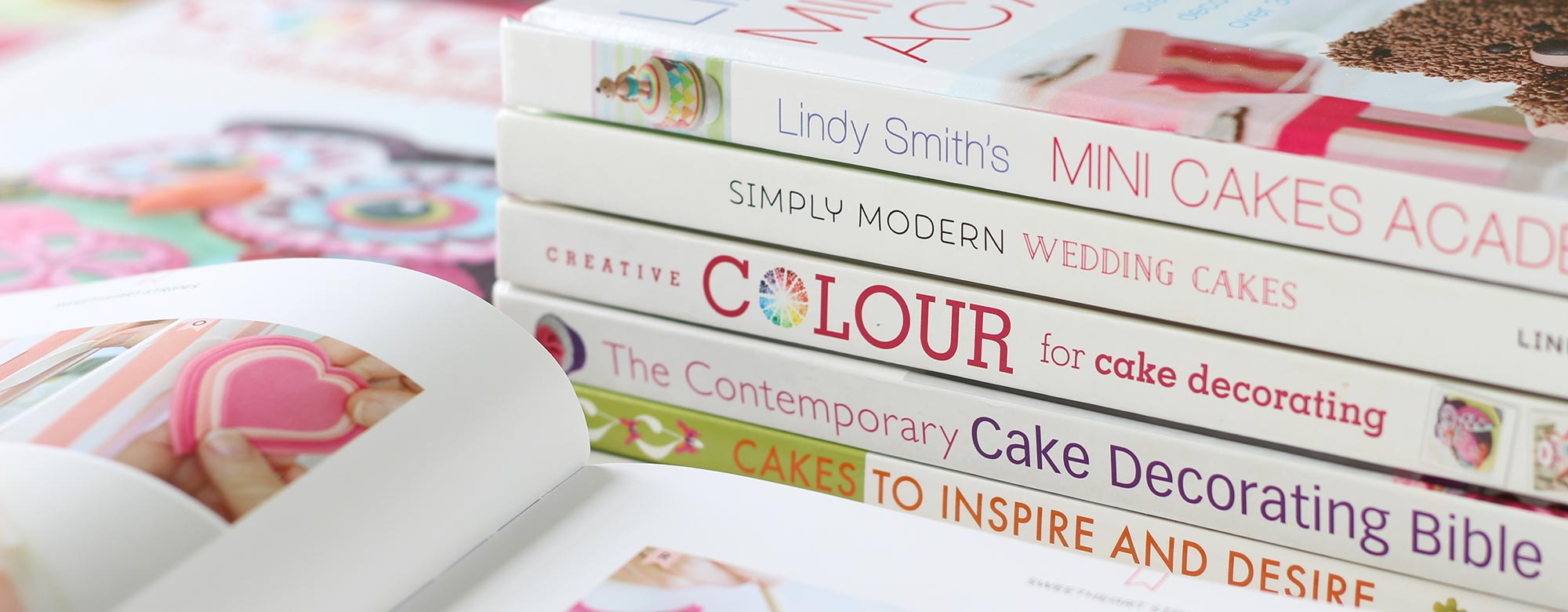 Cake decorating books by Lindy Smith