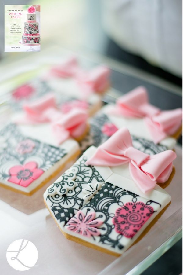 doodle present cookies by Lindy Smith
