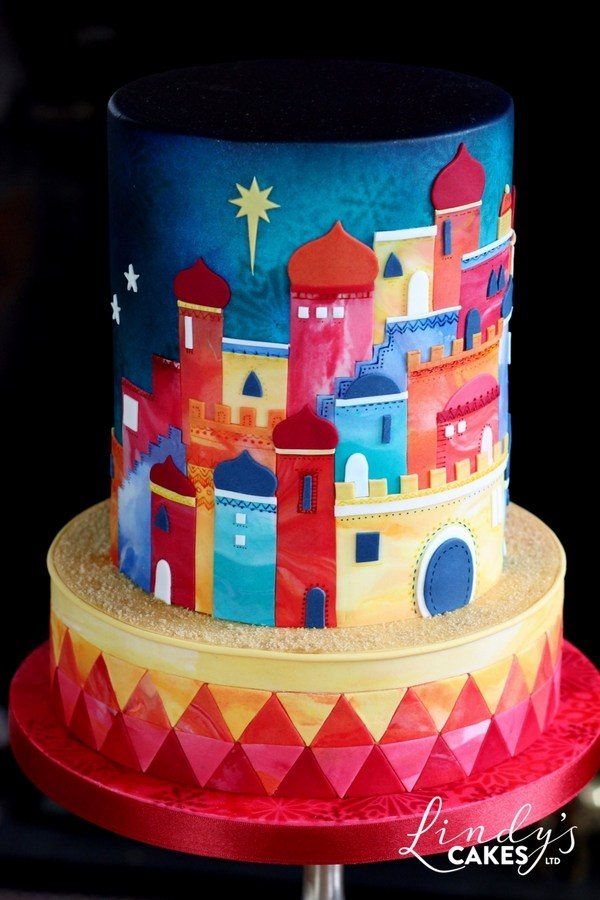 Christmas cake design by Lindy Smith inspired by the Christmas Carol 'O Little town of Bethlehem' 