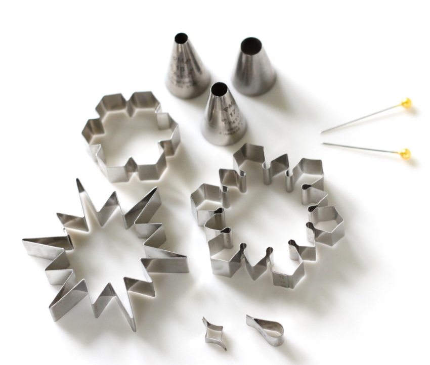 Snowflake cutters for cake decorating by Lindy's Cakes
