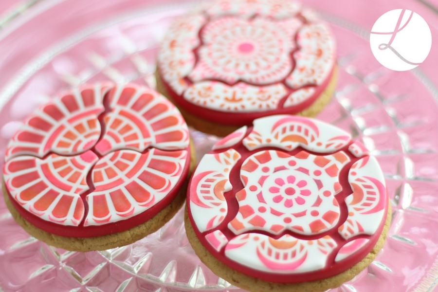 Arabesque tile decorated cookies