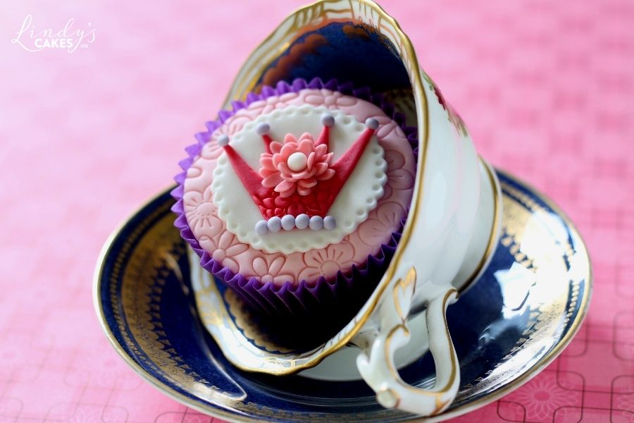 crown cupcake - coronations the beginnings of why we celebrate birthdays
