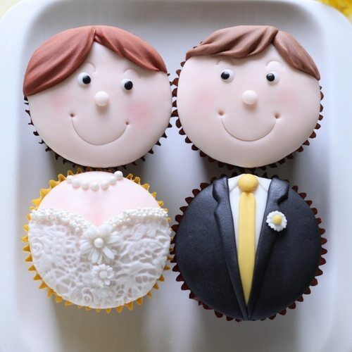 Bride and groom cupcake decorating hen party idea