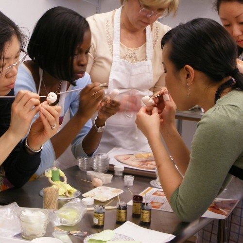 International cake decorating classes with Lindy right around the world