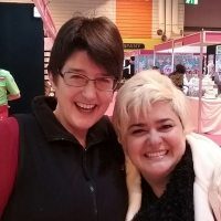 Photo opportunities for fans from around the world with Lindy Smith at cake shows
