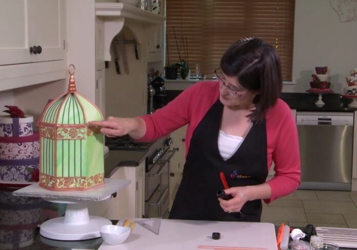Vintage birdcage cake carving class with Lindy